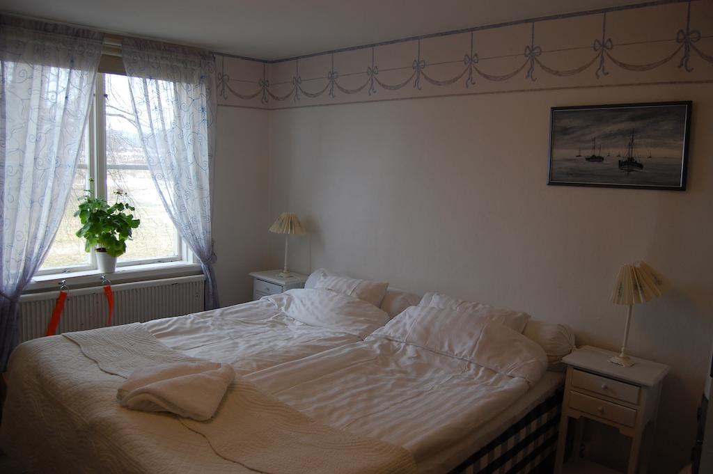 Bed and Breakfast Tullgarns Vardshus à Vagnhärad Chambre photo