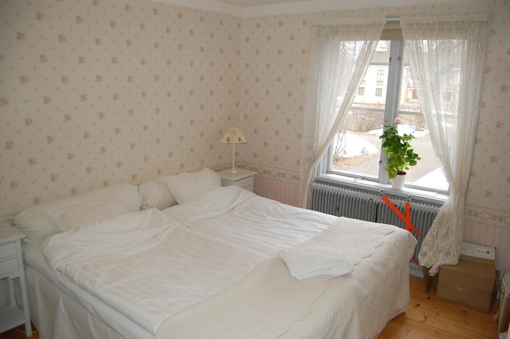 Bed and Breakfast Tullgarns Vardshus à Vagnhärad Chambre photo
