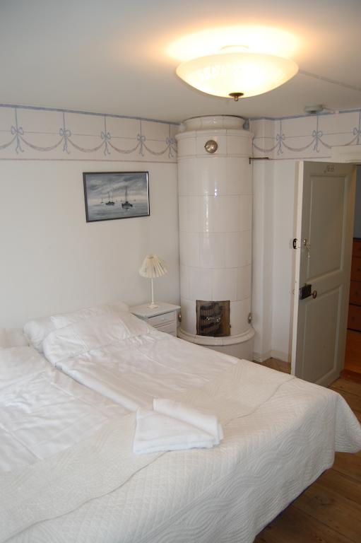 Bed and Breakfast Tullgarns Vardshus à Vagnhärad Chambre photo