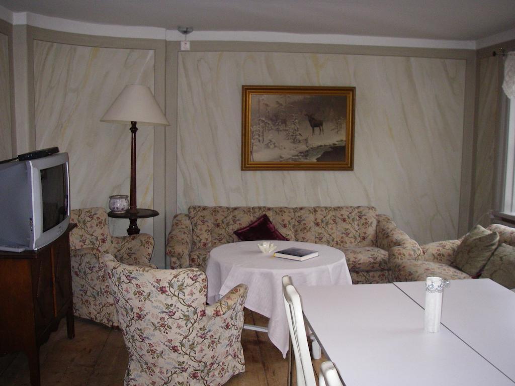 Bed and Breakfast Tullgarns Vardshus à Vagnhärad Extérieur photo